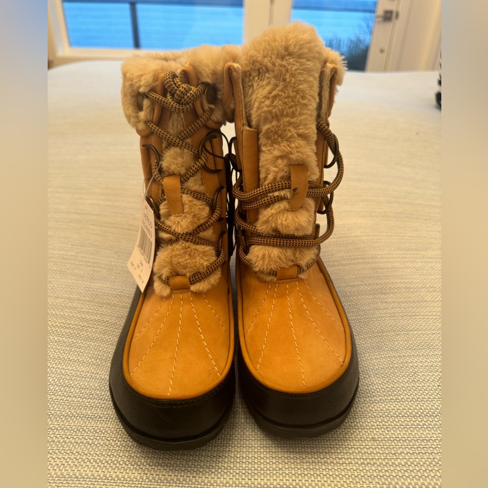 NWT all weather boots